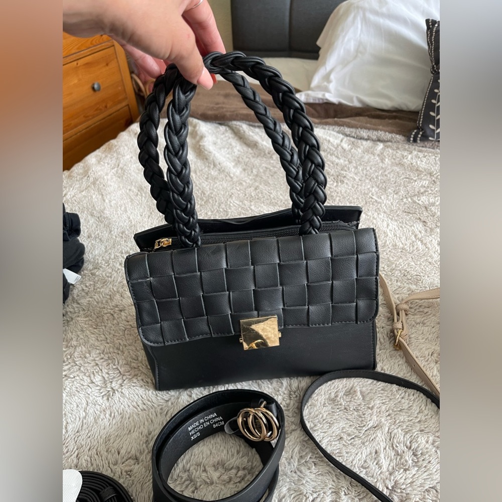 Purses/Wallet/Belt Lot - Picture 2 of 15